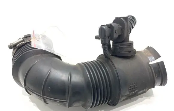 Opel Insignia A Air intake hose/pipe 55561787