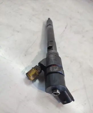 KIA Carens II Fuel injector 0445110258