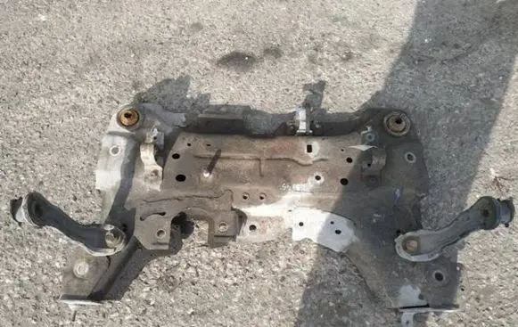 Renault Laguna III Front subframe