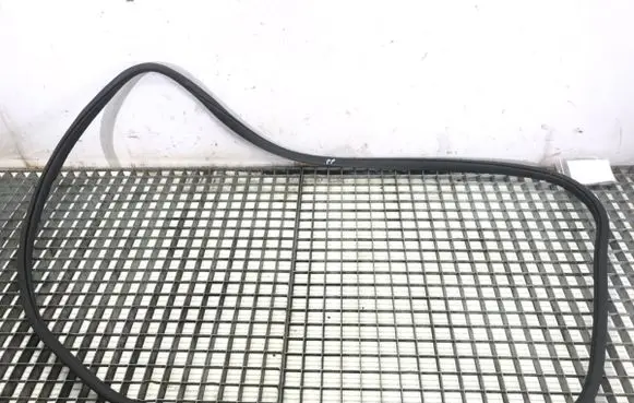 Honda CR-V Rubber seal front door (on door) 