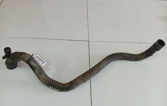 Volkswagen Golf IV Engine coolant pipe/hose 