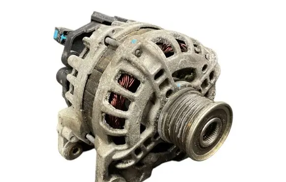 Dacia Sandero Generator/alternator 231005079R F000BL0456