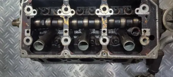Chrysler 300M Engine head 4663894r