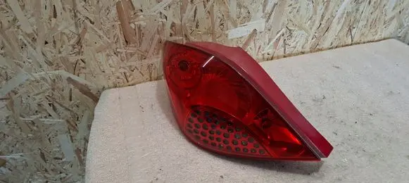 Peugeot 207 Rear/tail lights 