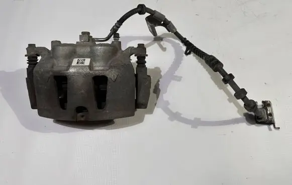 Chrysler Pacifica Front brake caliper 17988801