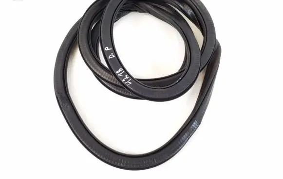 Audi A8 S8 D4 4H Front door rubber seal 4H0831721F