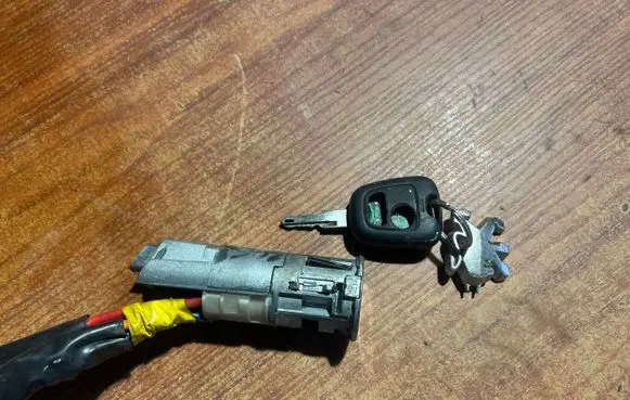 Peugeot 206 Ignition lock