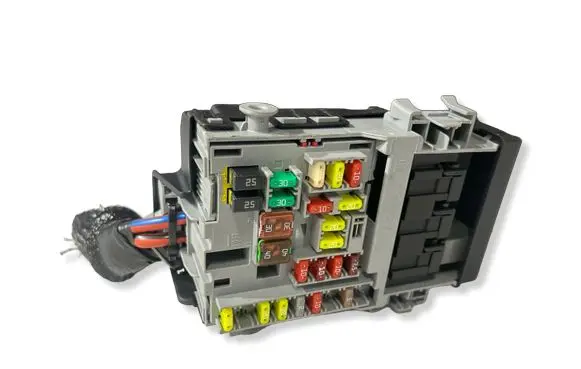 Opel Insignia A Fuse module 13222786