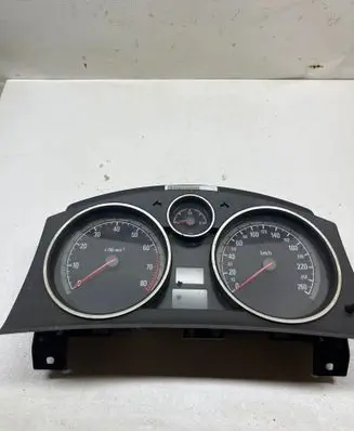 Speedometer (instrument cluster)