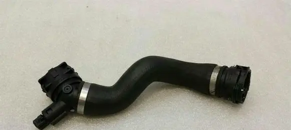 BMW 1 E81 E87 Engine coolant pipe/hose 7525022