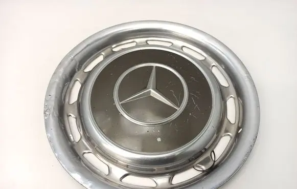 Mercedes-Benz COMPAKT W115 R14 wheel hub/cap/trim 