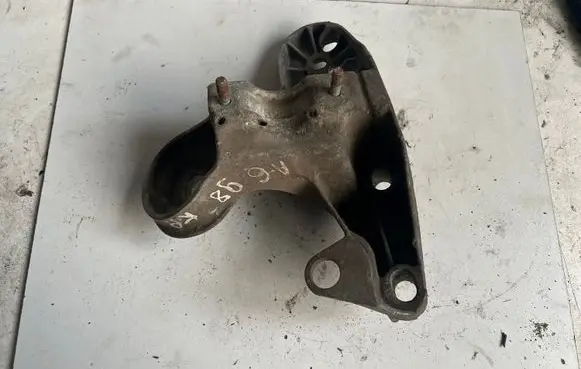 Audi A6 S6 C5 4B Engine mounting bracket 4B0199351B
