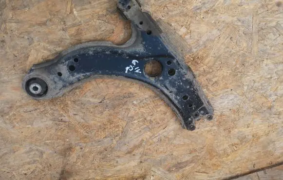 Volkswagen Golf IV Front lower control arm/wishbone