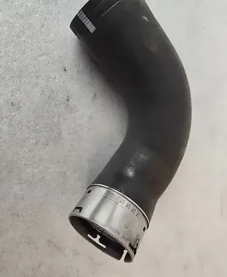 Volvo XC60 Intercooler hose/pipe 32222071