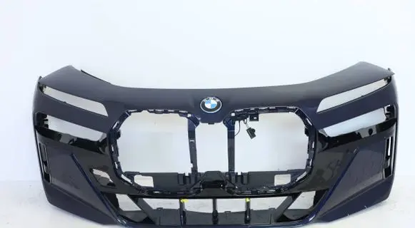 BMW 7 G70 Front bumper 675894347