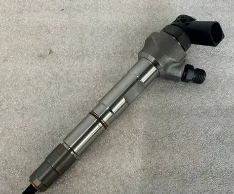 Audi A3 S3 8V Fuel injector 04L130277AE