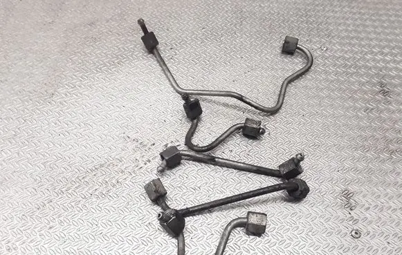 Hyundai i20 (PB PBT) Fuel injector supply line/pipe 
