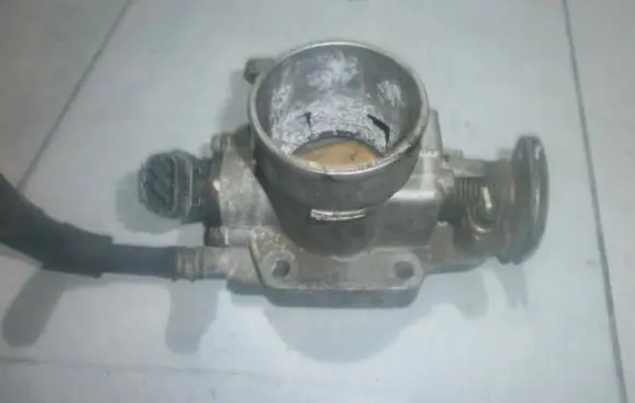 Mazda 626 Throttle valve e0t11475