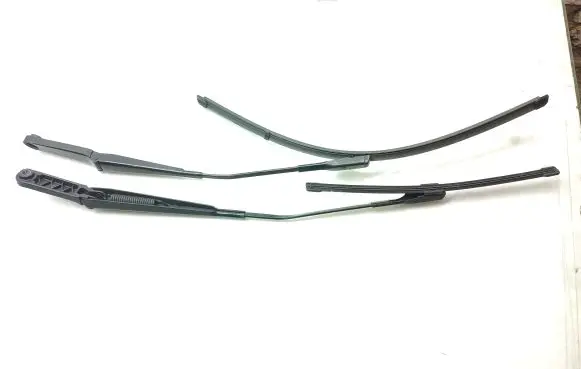 Audi A1 Front wiper blade arm 8X1955408 8X1955407 8X1955407A