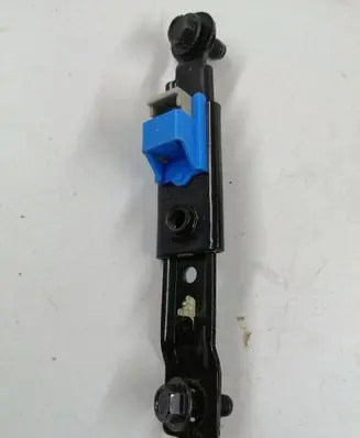Hyundai Kona I Seat belt adjustment rail P0302