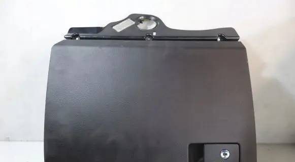 Volkswagen PASSAT B6 Glove box