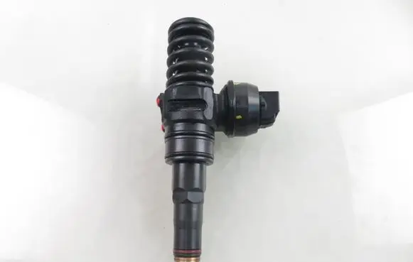 Volkswagen Golf IV Fuel injector 0414720035 045130073T