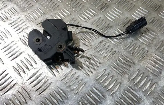Volvo S80 Engine bonnet/hood lock/catch 9483765 9483764