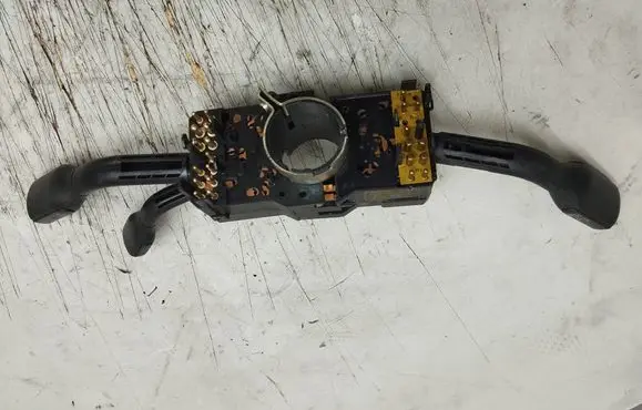 Audi A6 S6 C4 4A Wiper turn signal indicator stalk/switch 4A9953503 01210102