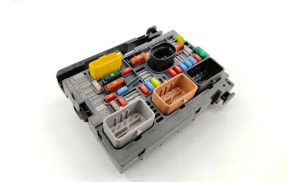 Citroen Berlingo Fuse box set 9675877980