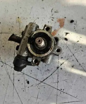KIA Sportage Power steering pump 0K024326808