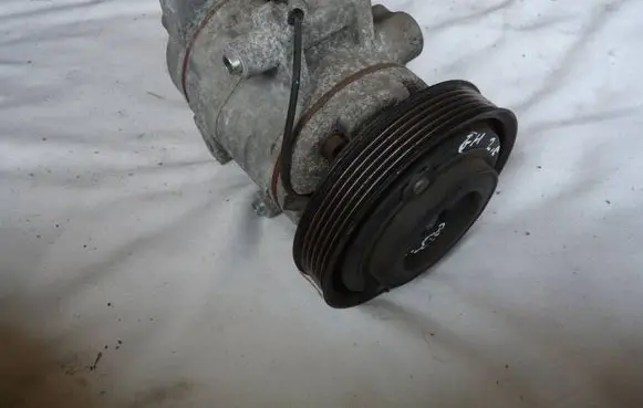 Mazda 6 Air conditioning (A/C) compressor (pump) Z0004399A Z0004400A