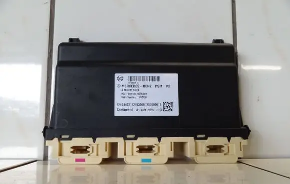 Mercedes-Benz ML W166 Seat control module A1668203426