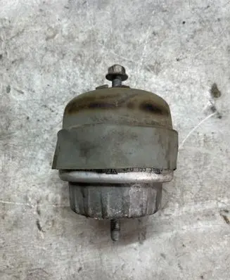 Engine mount bracket