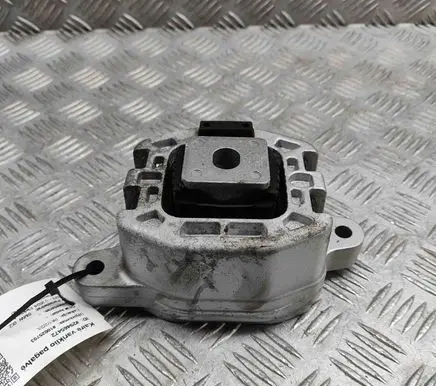 BMW X2 U10 Engine mount bracket 8871445