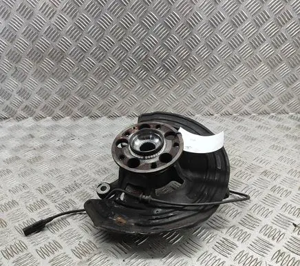 Infiniti Q30 Front wheel hub A2463320100
