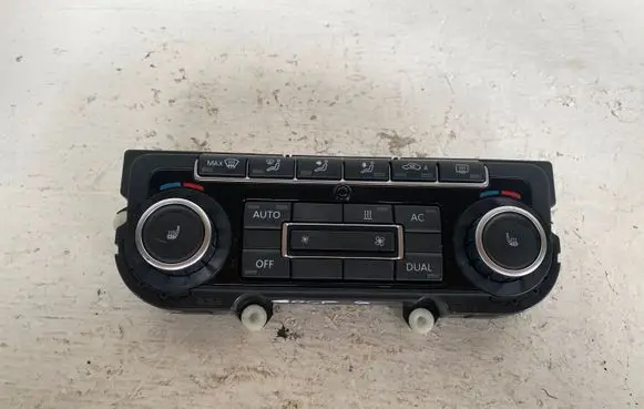 Volkswagen Golf VI Climate control unit 5K0907044CB 5HB00974643