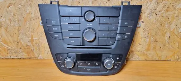 Head unit multimedia control