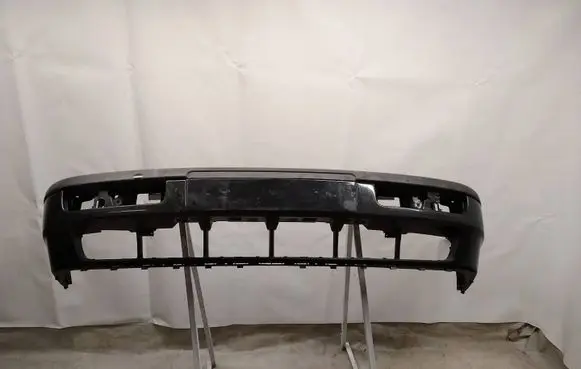 Volkswagen PASSAT B4 Front bumper 3A0807217B