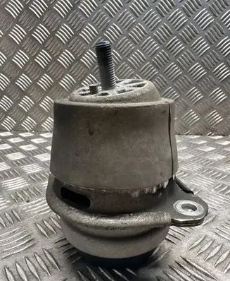 Engine mount bracket