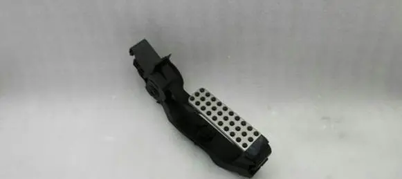 Mercedes-Benz CLS C219 Accelerator throttle pedal A1713000004