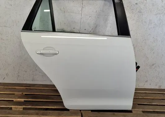 Volkswagen Golf VI Rear door 1K9833312B