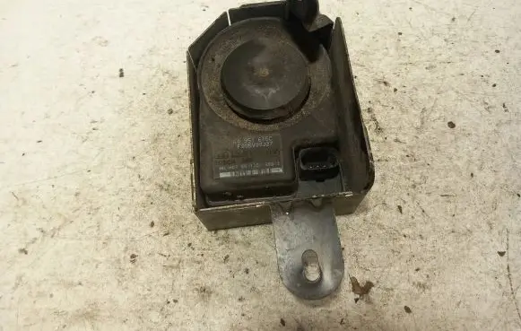 Skoda Octavia Mk2 (1Z) Alarm system siren 1K0951605C F005V00327