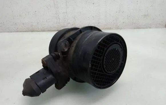 Volkswagen PASSAT B5.5 Mass air flow meter 074906461B
