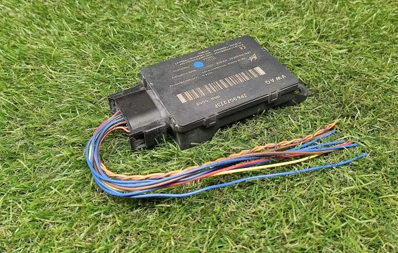 Volkswagen Touareg II Tire pressure control unit 7P6907273F