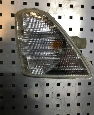 Mercedes-Benz Sprinter W901 W902 W903 W904 Front indicator light