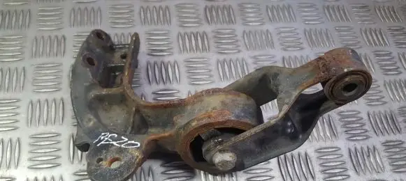 Peugeot 806 Engine mount bracket 962184480