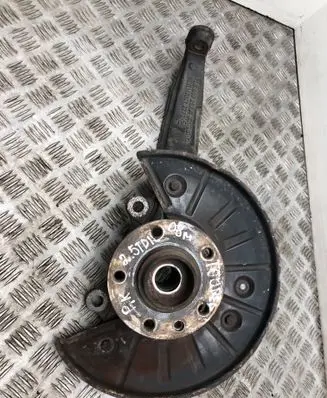 Volkswagen Touareg I Front wheel hub 7L6407257A GJS40015 7773