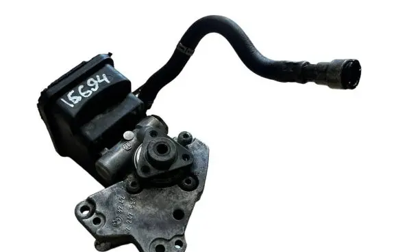 BMW 5 E39 Power steering pump 7691874 2247599 32412247599