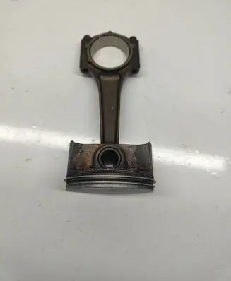 Dodge RAM Piston with connecting rod 53022258AD 53022258AE