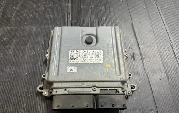 Mercedes-Benz E W211 Engine control unit/module A6421509177 0281014328